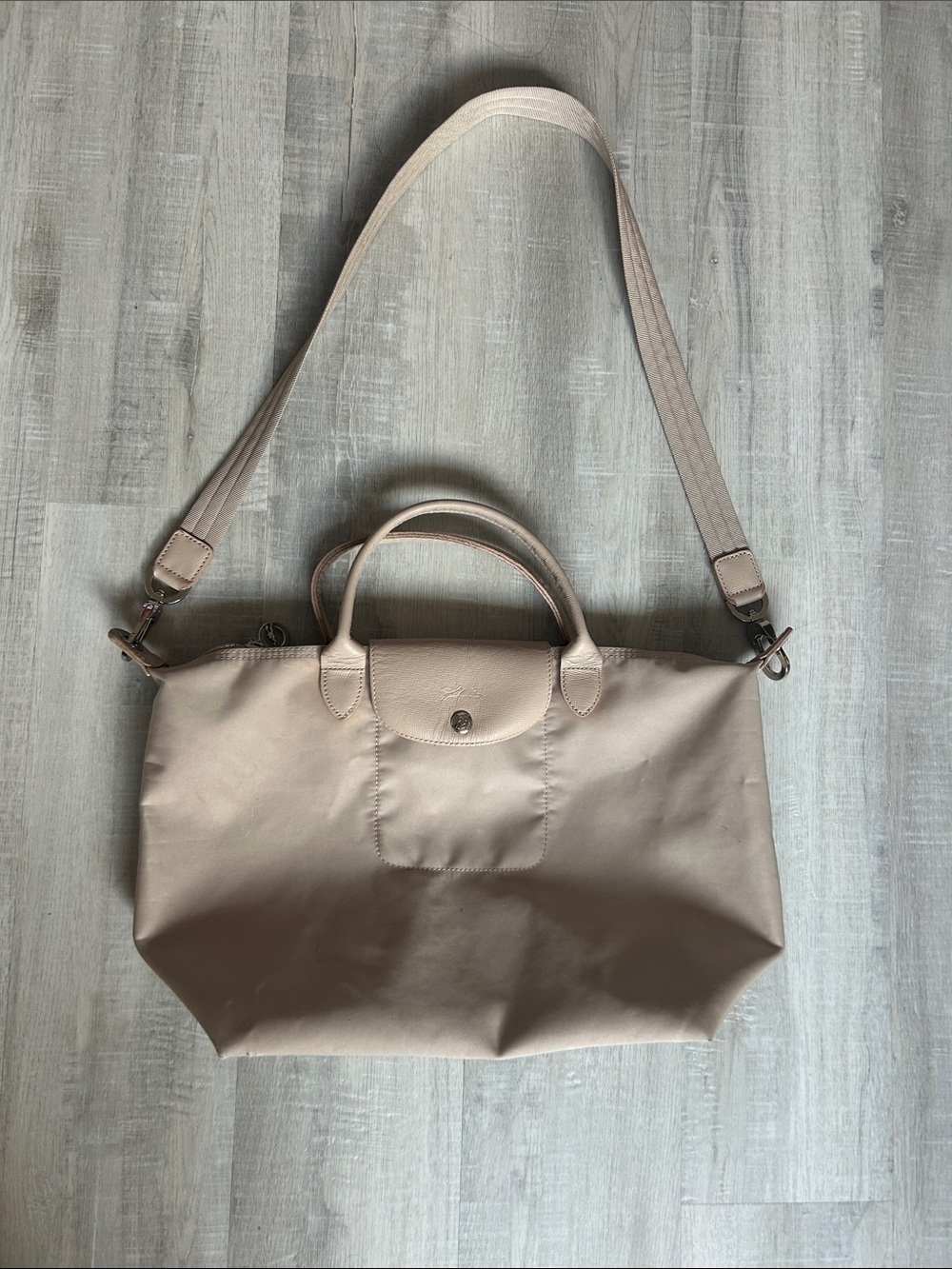 Longchamp Women’s Beige Tote Shoulder Bag